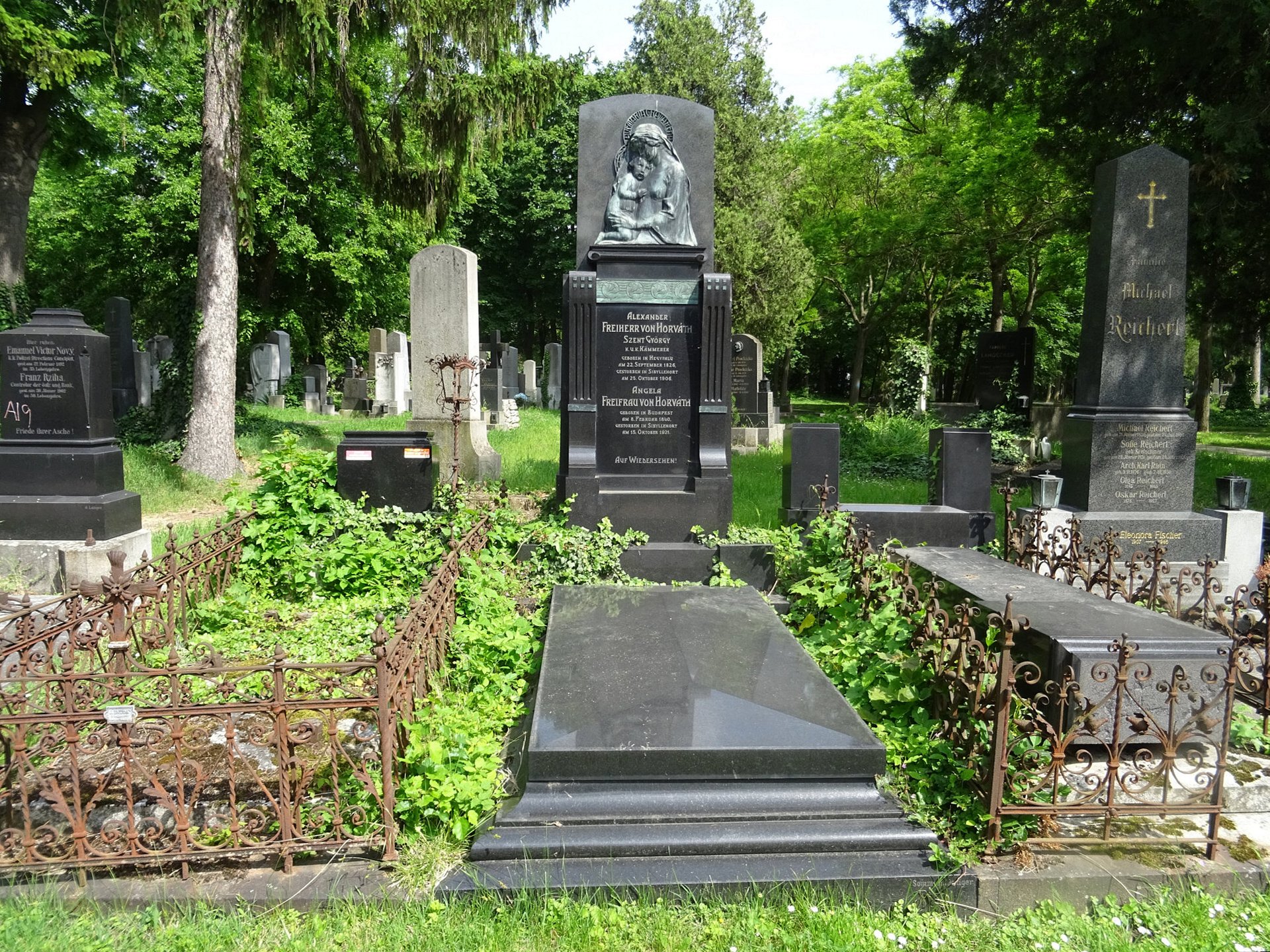 Hrob Alexandra a Gabriely Horváth